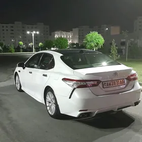 Toyota Camry 2018