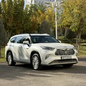 Toyota Highlander Hybrid 2021