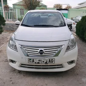 Nissan Versa 2013