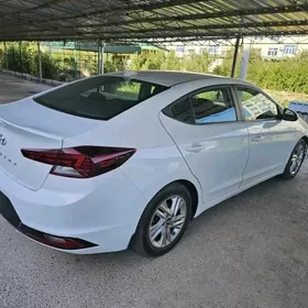 Hyundai Elantra 2019