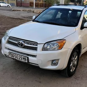 Toyota RAV4 2011