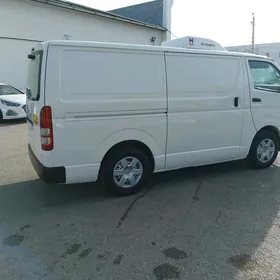 Toyota Hiace 2018