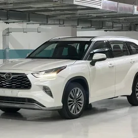 Toyota Highlander 2021