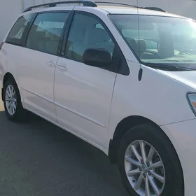 Toyota Sienna 2005