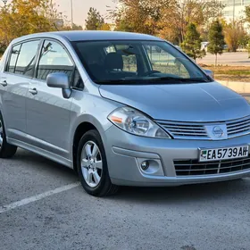 Nissan Versa 2012