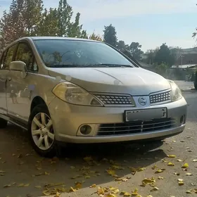 Nissan Tiida 2006