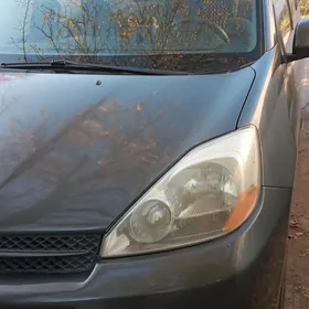 Toyota Sienna 2005