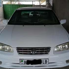 Toyota Camry 2001