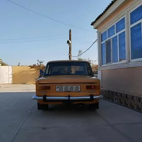 Lada 2104 1980