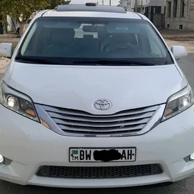 Toyota Sienna 2010