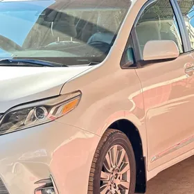 Toyota Sienna 2018