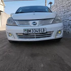 Nissan Versa 2007