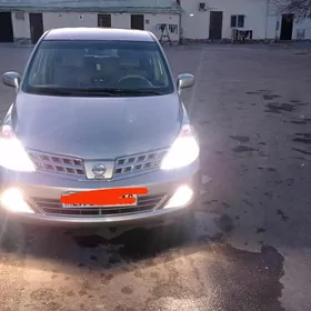 Nissan Tiida 2006