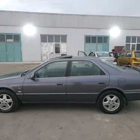 Toyota Camry 2000