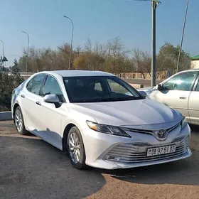 Toyota Camry 2018