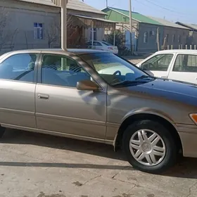 Toyota Camry 2001