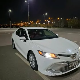 Toyota Camry 2018