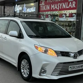 Toyota Sienna 2017