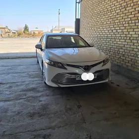 Toyota Camry 2018