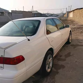 Toyota Camry 2000