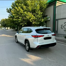 Toyota Highlander 2020