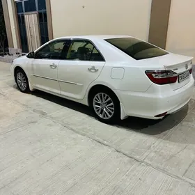 Toyota Camry Hybrid 2015