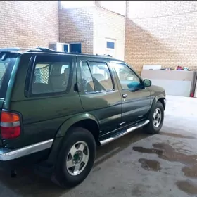 Nissan Pathfinder 1997