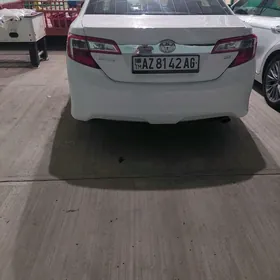 Toyota Camry 2014