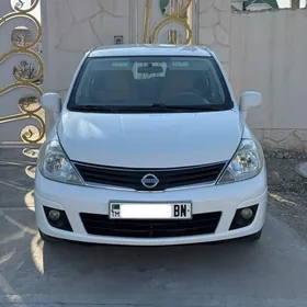 Nissan Versa 2012