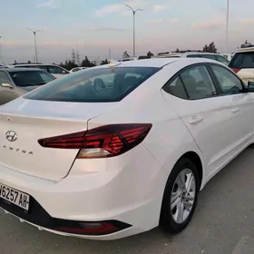 Hyundai Elantra 2018