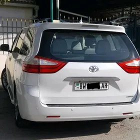 Toyota Sienna 2010