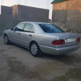 Mercedes-Benz E320 1999