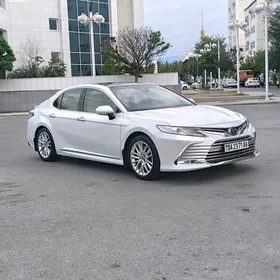 Toyota Camry 2021