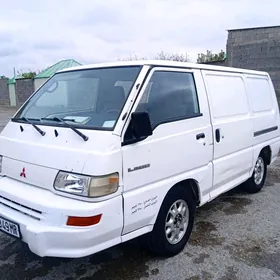 Toyota Hiace 2004