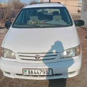 Toyota Sienna 2002