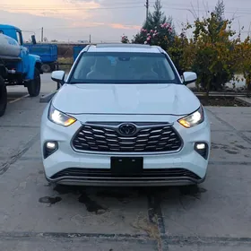 Toyota Highlander 2022