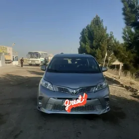 Toyota Sienna 2018