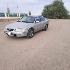 Toyota Camry 2000