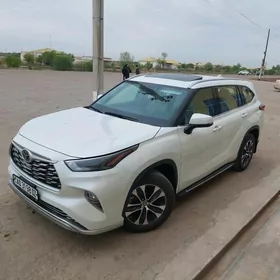 Toyota Highlander 2022