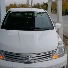 Nissan Versa 2012