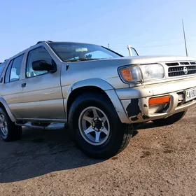 Nissan Pathfinder 1999