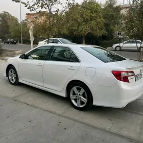 Toyota Camry 2013