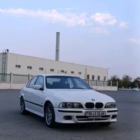 BMW E39 2001