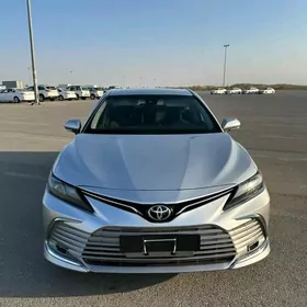 Toyota Camry 2021