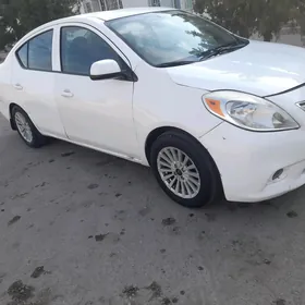 Nissan Versa 2012