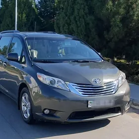 Toyota Sienna 2011