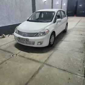 Nissan Versa 2012