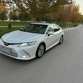 Toyota Camry 2018