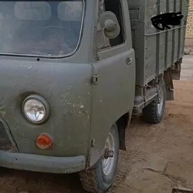 UAZ 452 1983