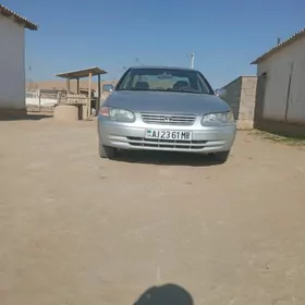 Toyota Camry 1999